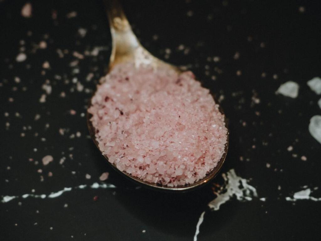 A spoon of pink salt.